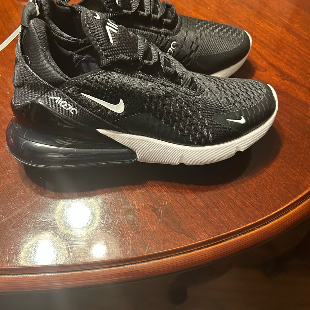 NWOT Nike Air Max 270 Black and White Sneakers